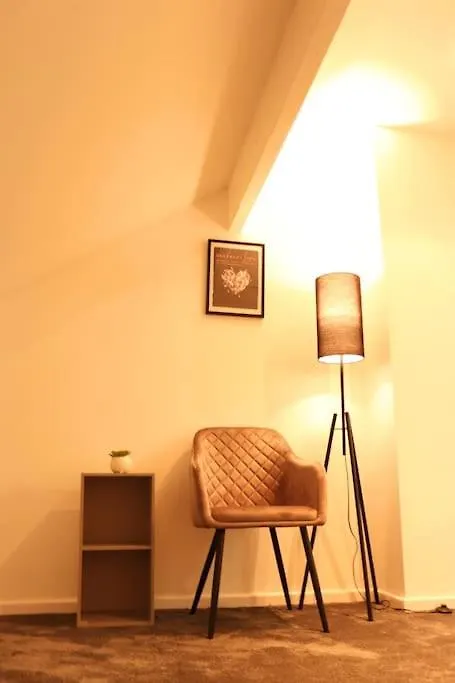 Charming 3 Bedroom Property Free Wifi & Parking Leeds  Leeds (West Yorkshire)